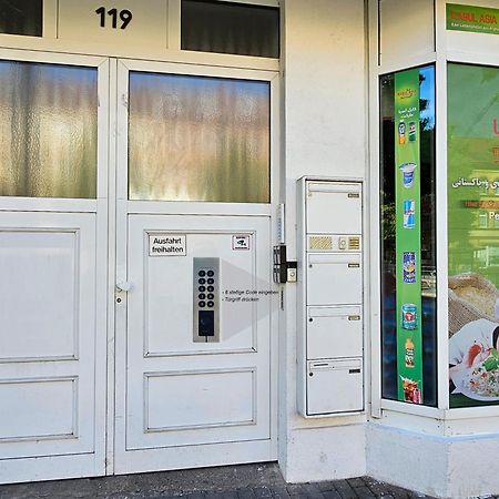 Schoene Grosse Ferienwohnung 79M2 Und 2 Baeder, Zentrumnah, 2Og Erfurt Exterior photo