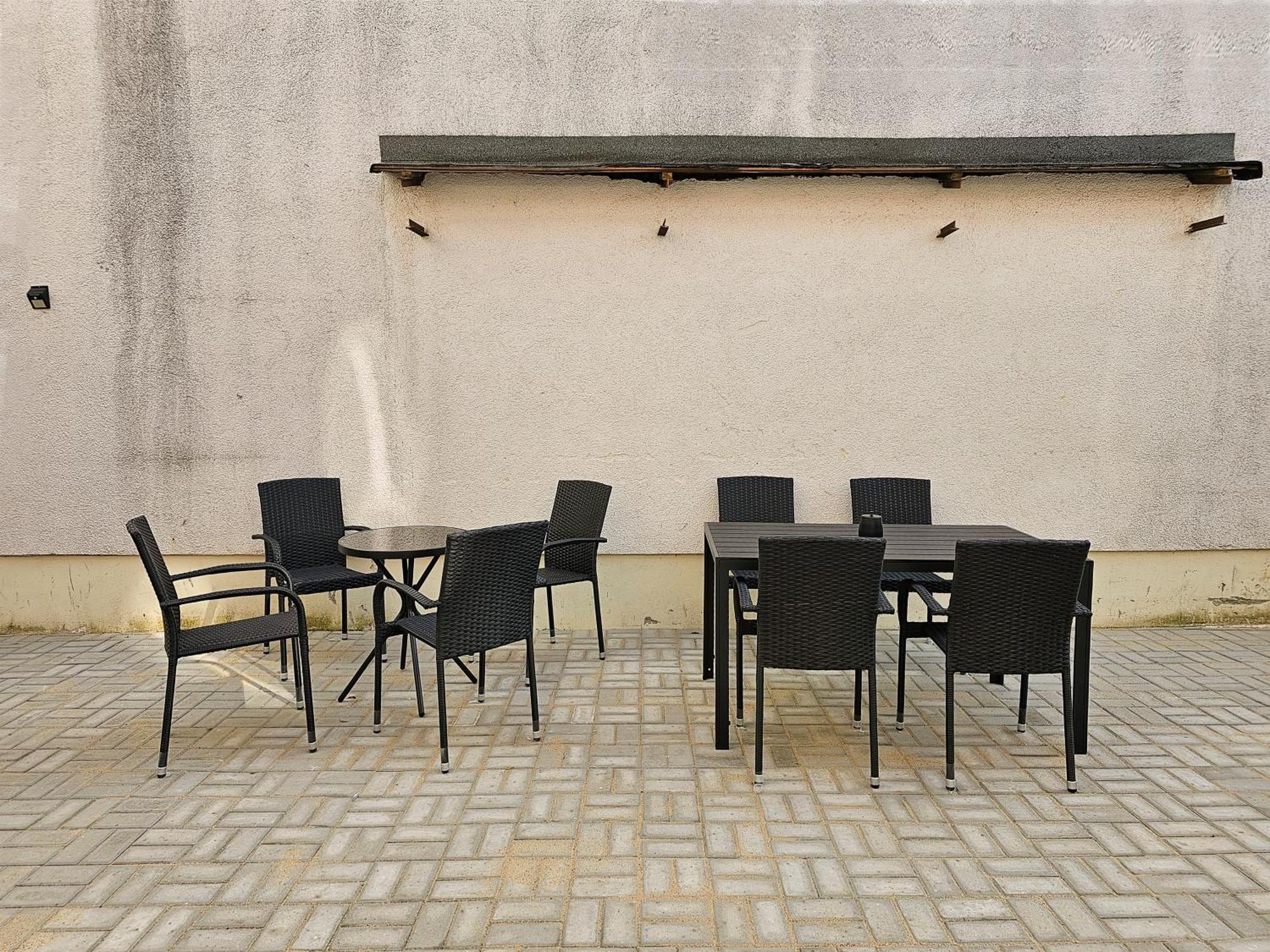 Schoene Grosse Ferienwohnung 79M2 Und 2 Baeder, Zentrumnah, 2Og Erfurt Exterior photo