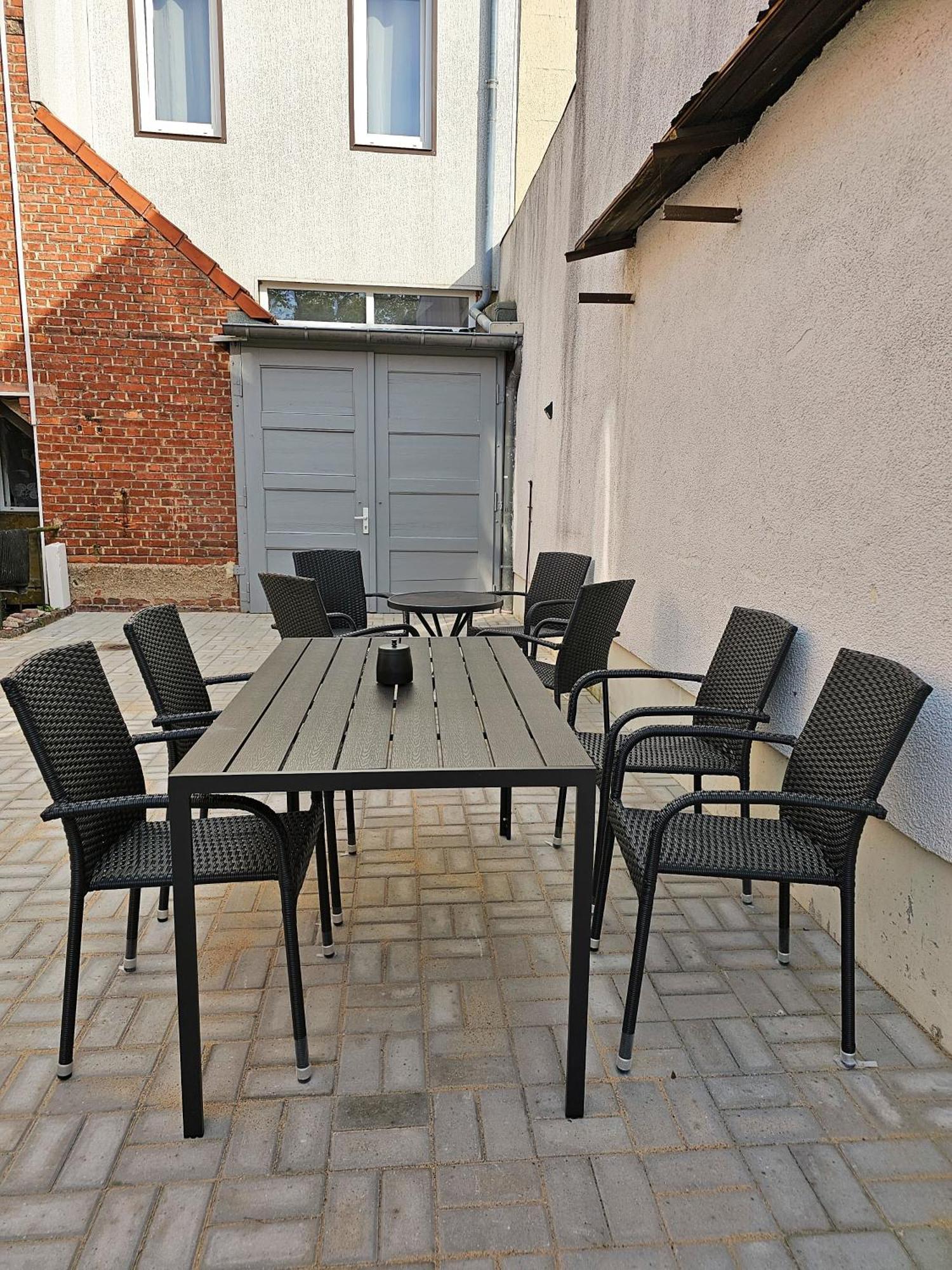 Schoene Grosse Ferienwohnung 79M2 Und 2 Baeder, Zentrumnah, 2Og Erfurt Exterior photo