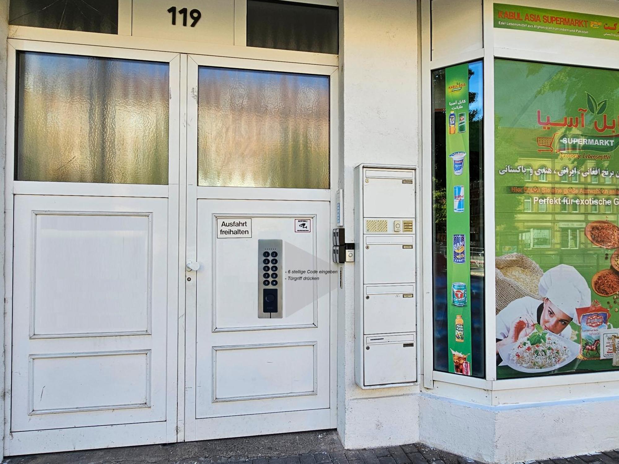 Schoene Grosse Ferienwohnung 79M2 Und 2 Baeder, Zentrumnah, 2Og Erfurt Exterior photo